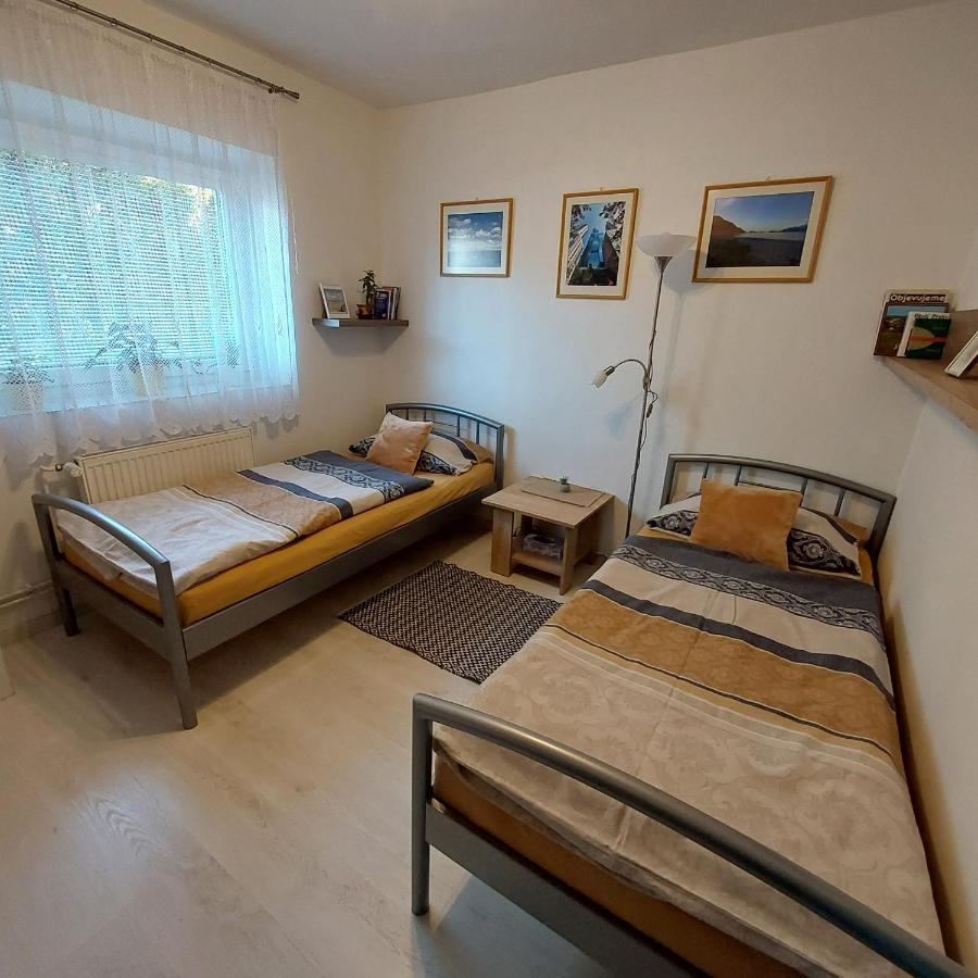 Garsonka Apartment Jilove u Prahy ภายนอก รูปภาพ