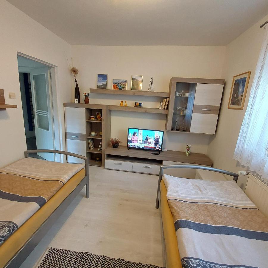 Garsonka Apartment Jilove u Prahy ภายนอก รูปภาพ