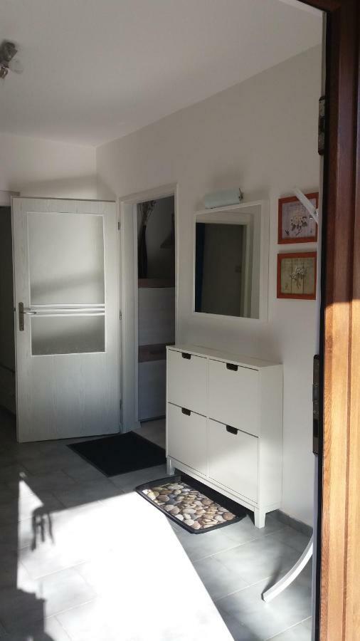 Garsonka Apartment Jilove u Prahy ภายนอก รูปภาพ